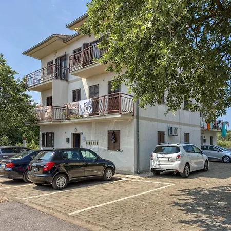Tonka Apartment