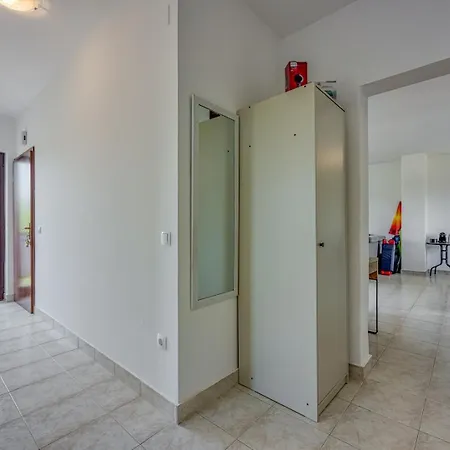 Tonka Apartment